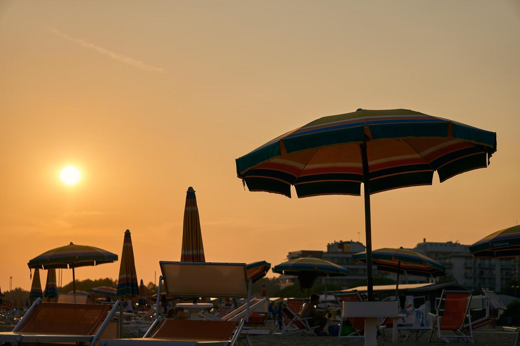 Nice Apartment With Terrace Next To The Sea Bibione Bagian luar foto