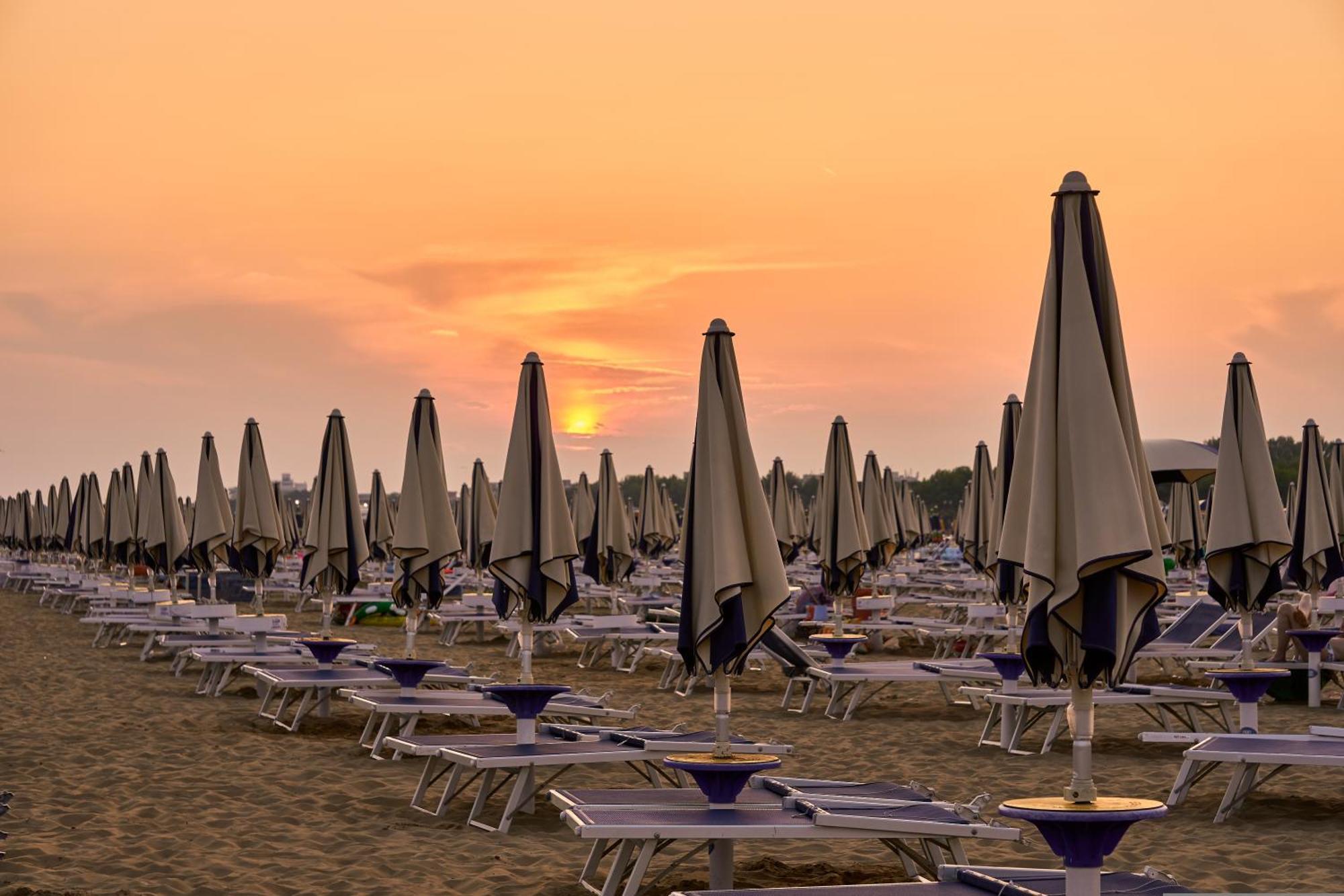 Nice Apartment With Terrace Next To The Sea Bibione Bagian luar foto